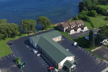 Econo Lodge Menomonie on the Bay