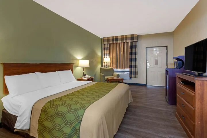 Room 4 of 20