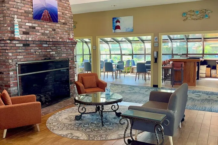 Lobby lounge