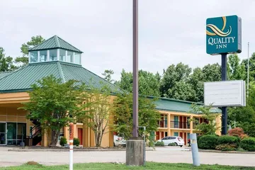 Quality Inn Louisville MS