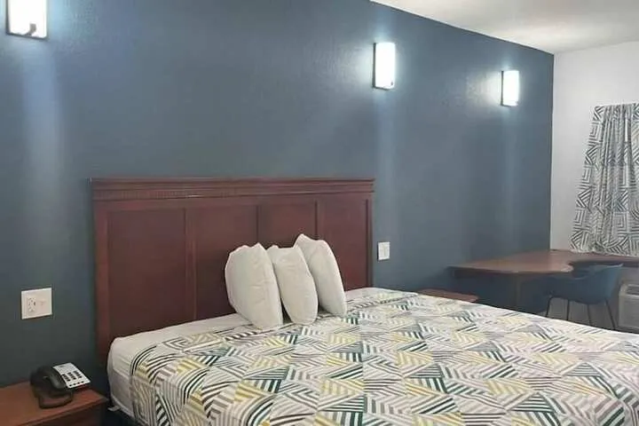 Room 5 of 26