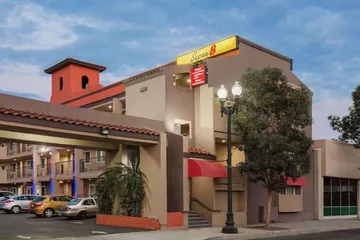 Super 8 by Wyndham El Cajon / San Diego