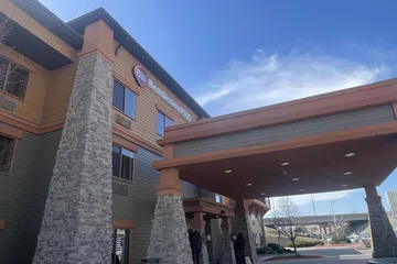 Best Western Plus KC Speedway Inn & Suites