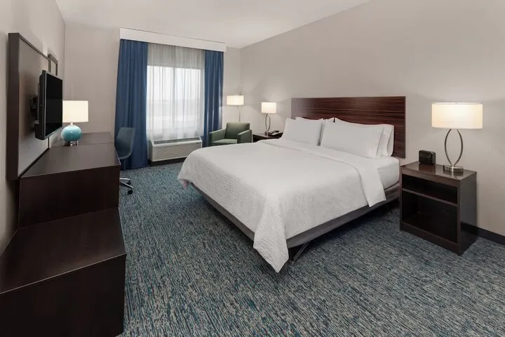 Room 3 of 73