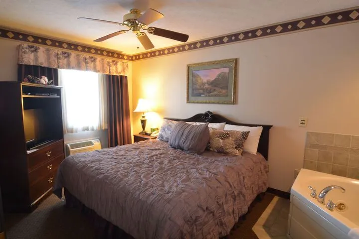 Room 3 of 44