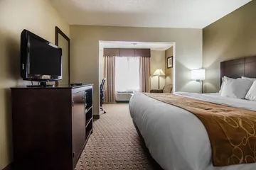 Quality Suites St. Joseph