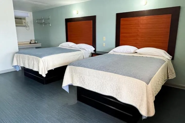 Room 3 of 7
