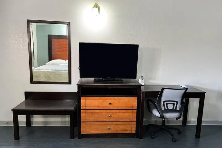 Room 5 of 7