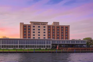 Crowne Plaza Niagara Falls NY Riverside by IHG