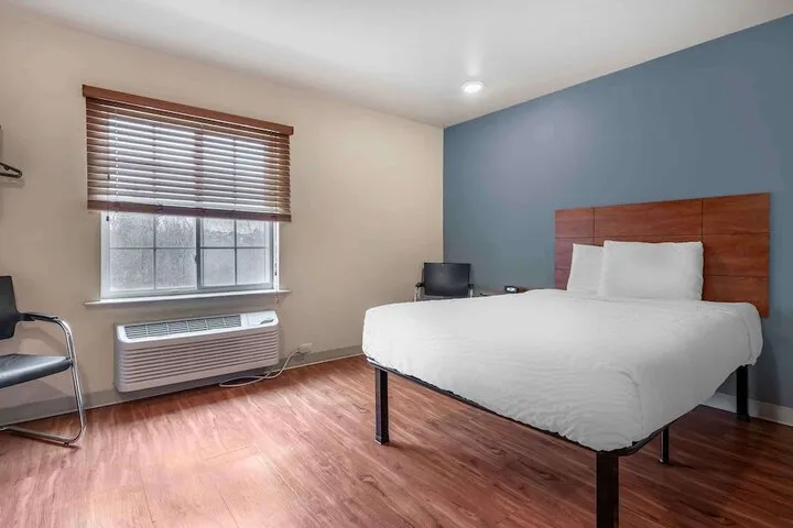Room 5 of 27