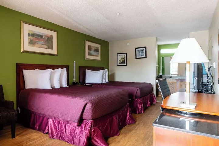 Room 4 of 19