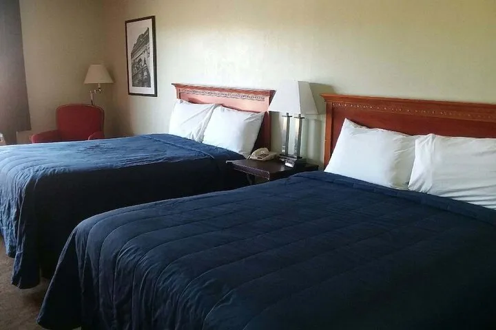 Room 5 of 33
