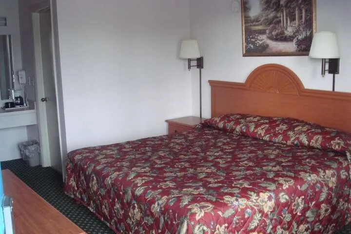 Room 3 of 21