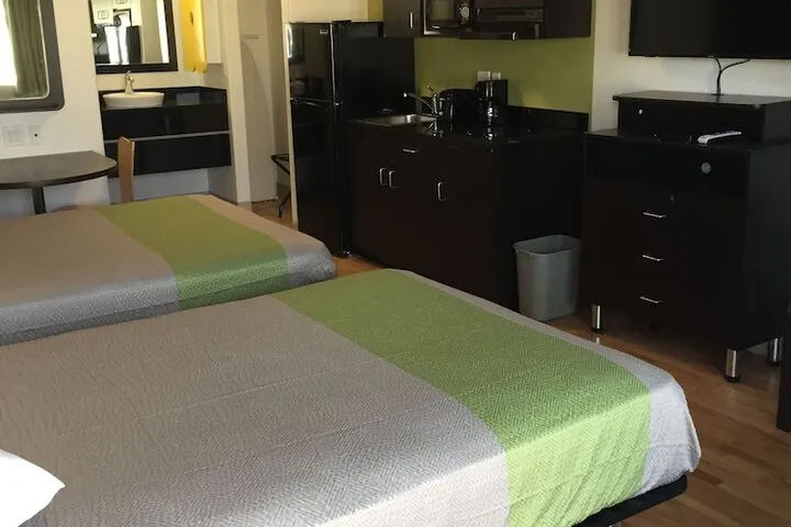 Room 5 of 38
