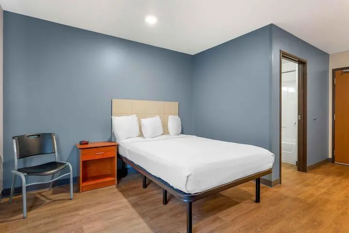 Room 4 of 24