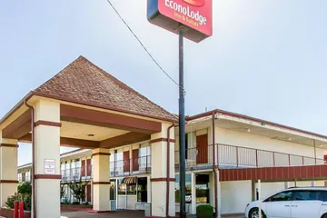 Econo Lodge & Suites Bricktown