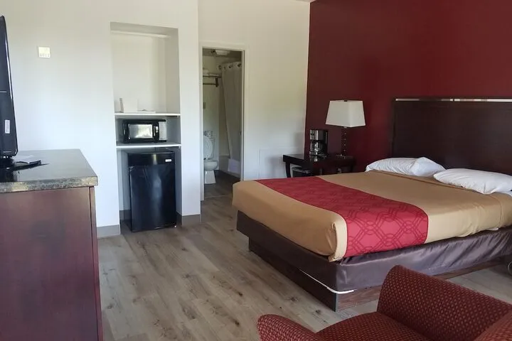 Room 4 of 33