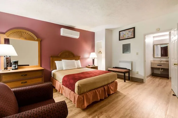 Room 5 of 33