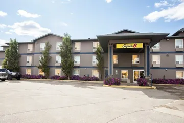 Super 8 by Wyndham Whitecourt