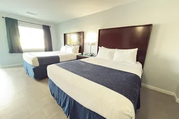 Lantern Inn & Suites