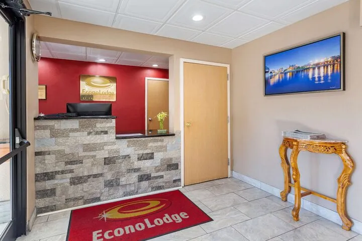Room 4 of 22