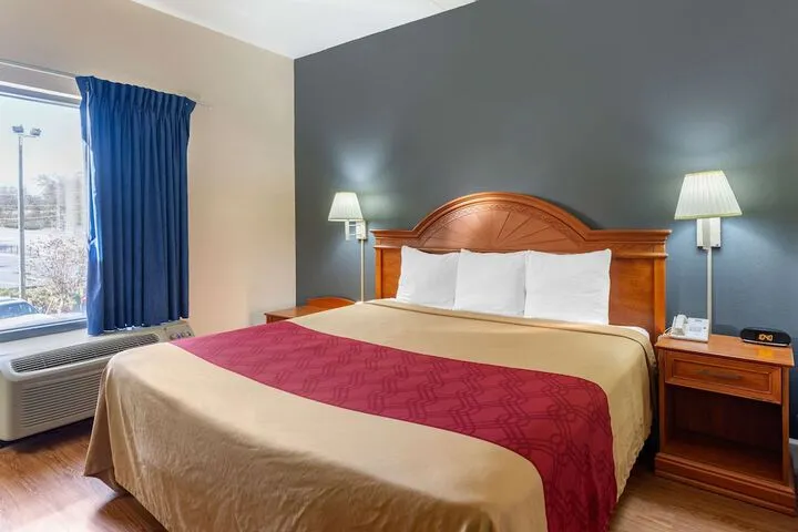 Room 5 of 22