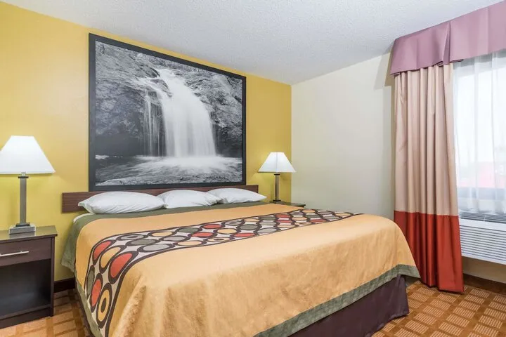 Room 3 of 24
