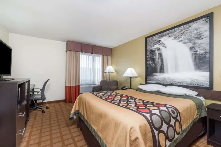 Room 4 of 24
