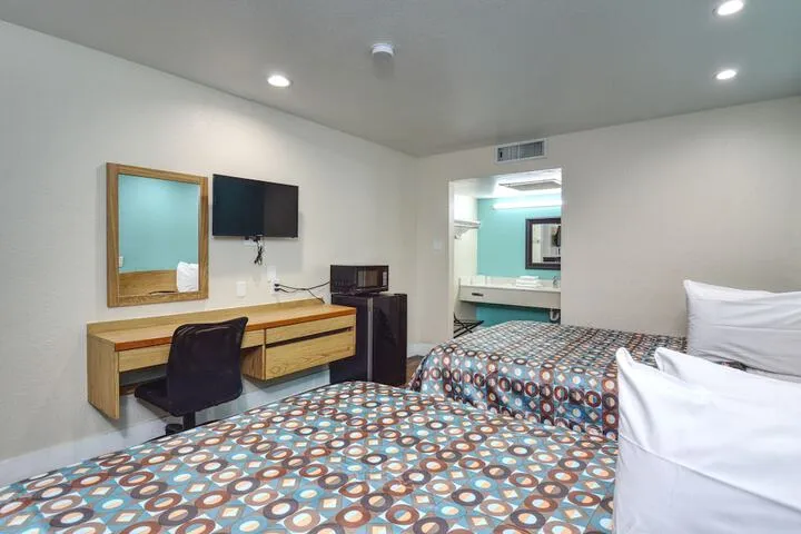 Room 5 of 25