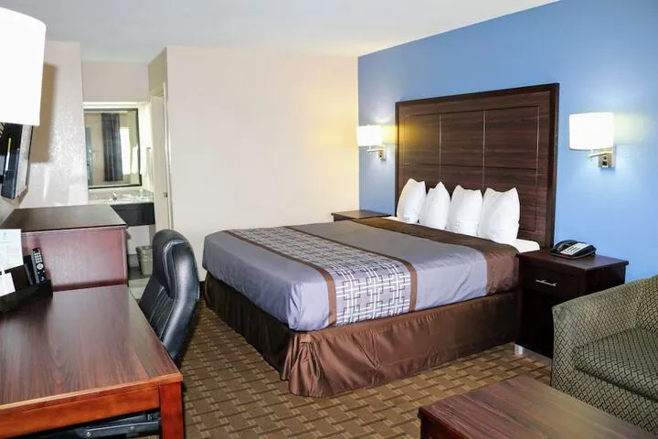 Room 4 of 37