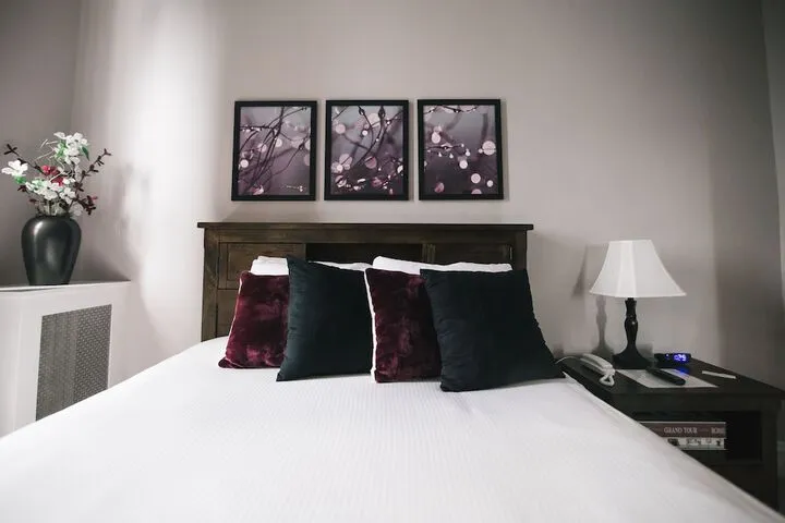 Room 3 of 53