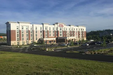 Hampton Inn & Suites Newburgh Stewart Airport
