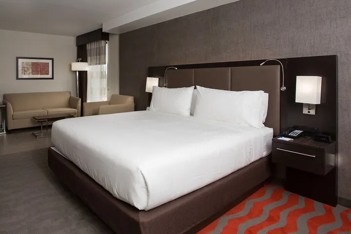 Room 3 of 46
