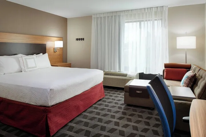 Room 4 of 26
