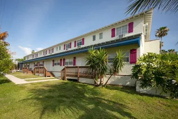 Captains Table Hotel