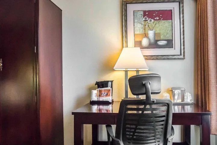 Room 4 of 35