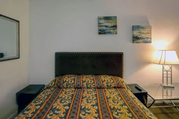 Room 3 of 32