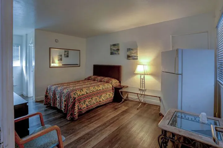 Room 5 of 32