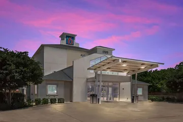 Motel 6 Cleburne TX