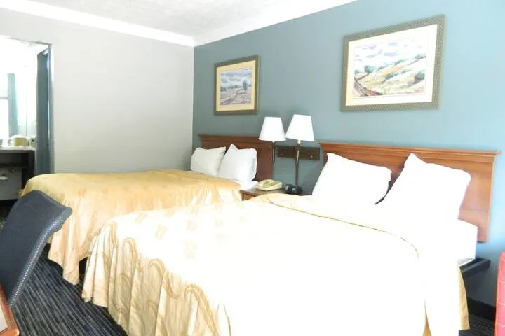 Room 5 of 12