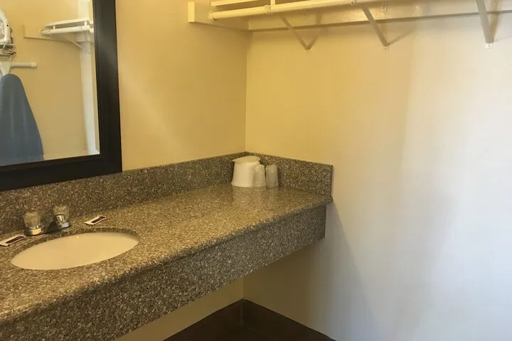 Room 5 of 12