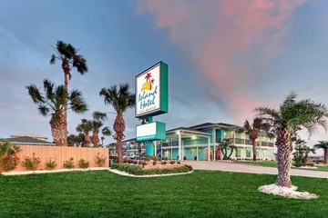The Island Hotel Near Beach Port Aransas
