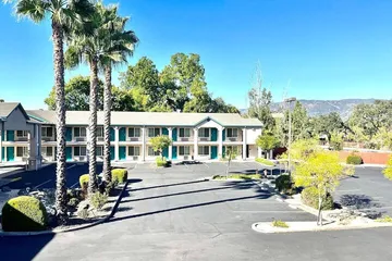 Cloverdale Wine Country Inn & Suites