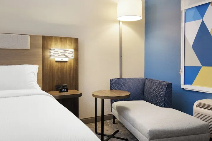 Room 2 of 56