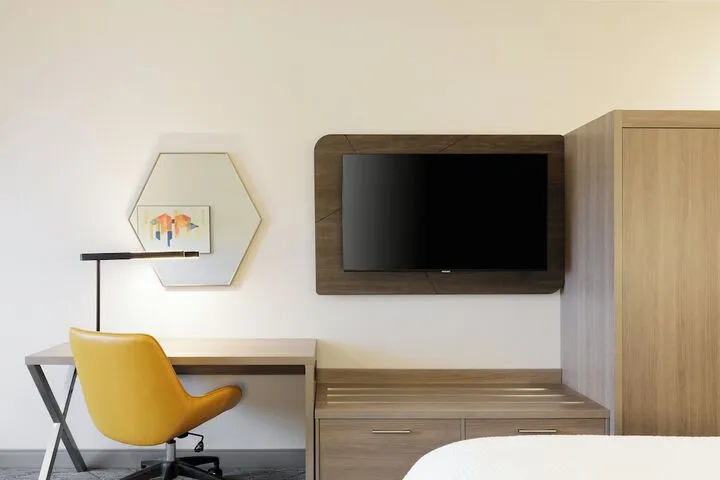 Room 3 of 56