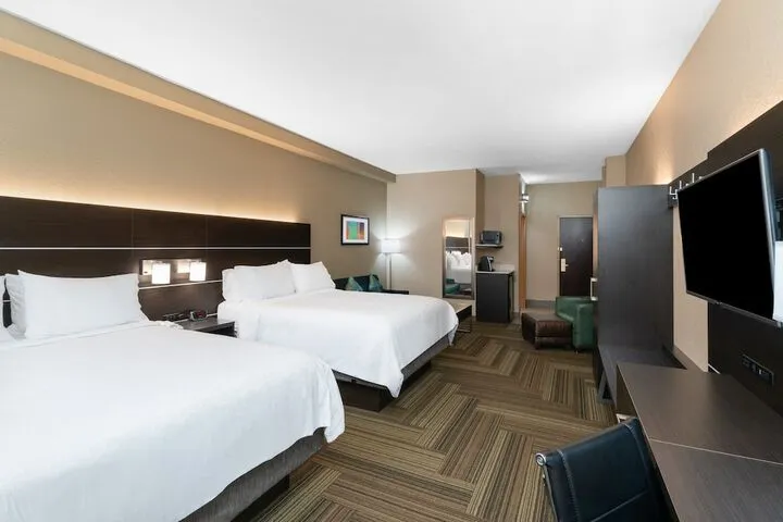 Room 4 of 43