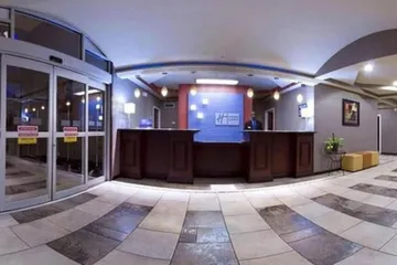 Holiday Inn Express & Suites Alexandria by IHG
