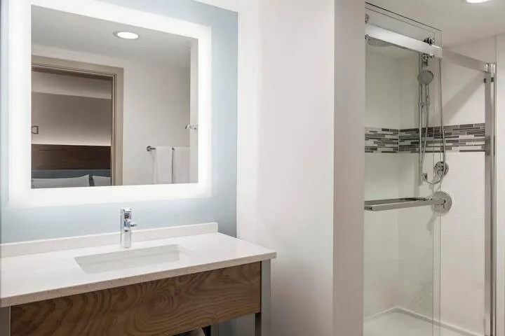 Room 3 of 52