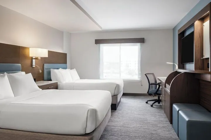Room 5 of 52