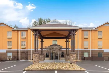 Super 8 by Wyndham Mars / Cranberry/Pittsburgh Area